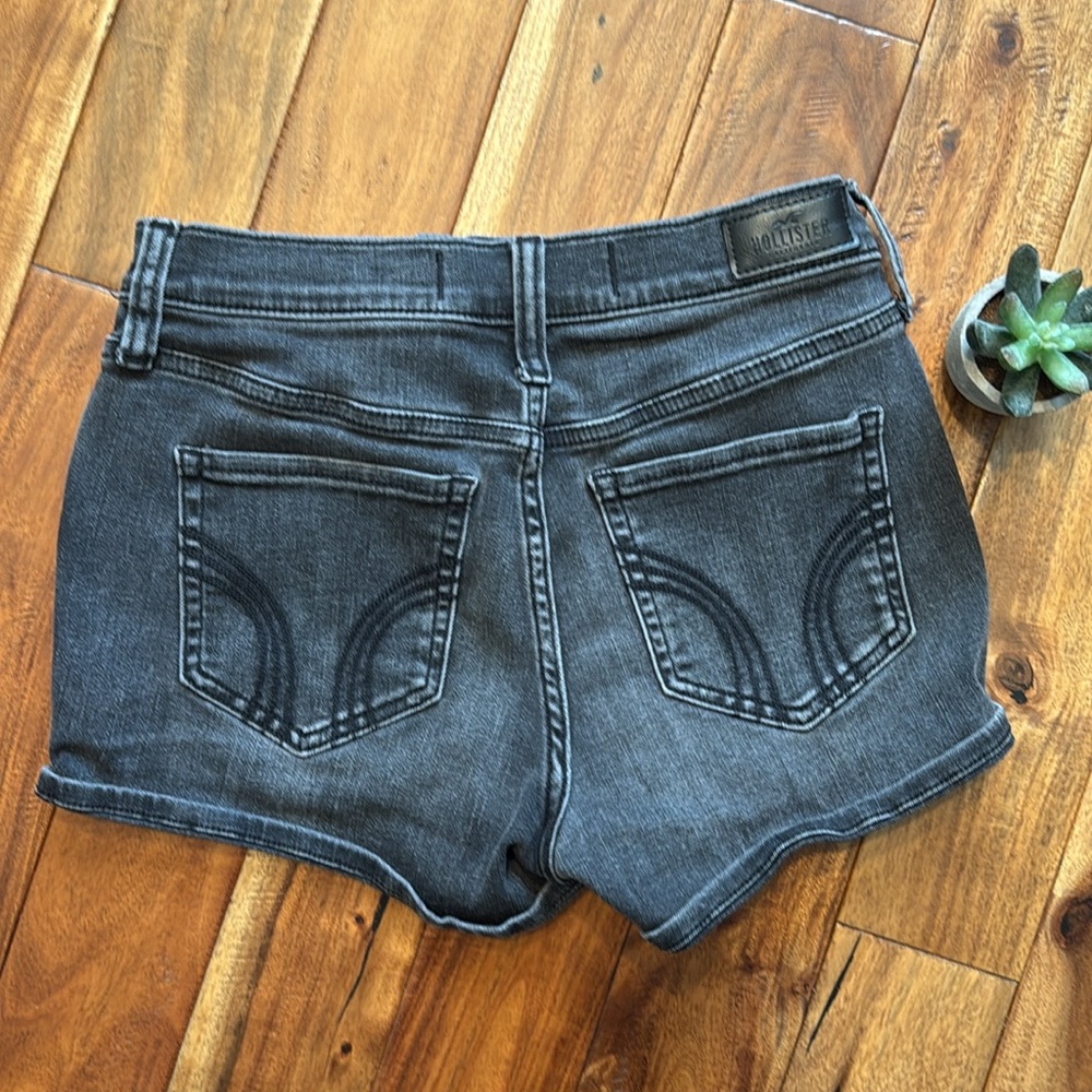 Hollister Black Jean shorts - Picture 3 of 4